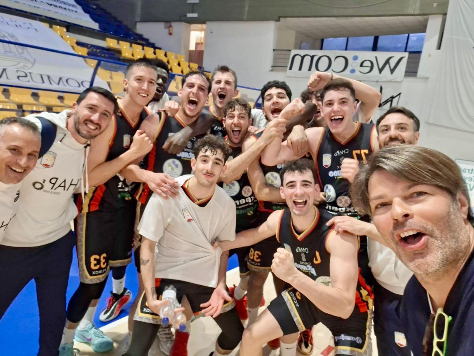Basket Academy corsara espugna Viterbo 67-72 e vola ai quarti di finale contro Matera