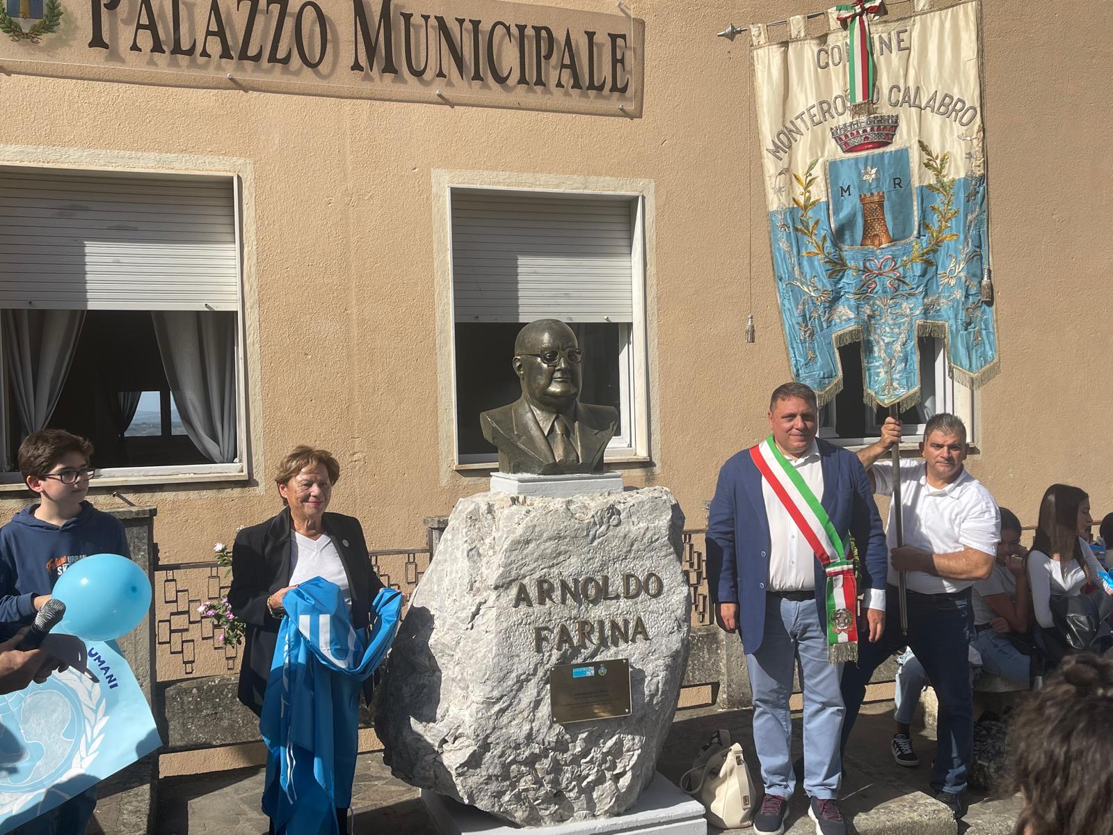 Monterosso Calabro: l'UNICEF Italia celebra Arnoldo Farina