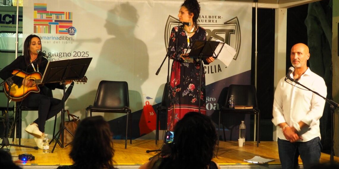 "Battiti calabresi" infiamma la Sicilia: successo al festival "Una marina di libri" di Palermo